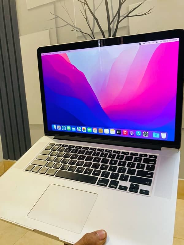 Macbook Pro 2015 16” i7 256 ssd 7