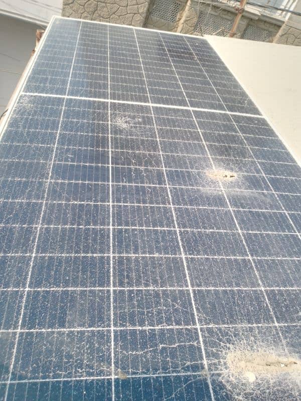 3 solar panels for sale 1 panel dameg 440w and 2 panel 160w for sale 4