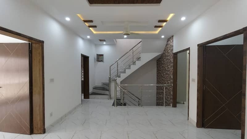 Own A Prime Location Upper Portion In 20 Marla Lahore 2