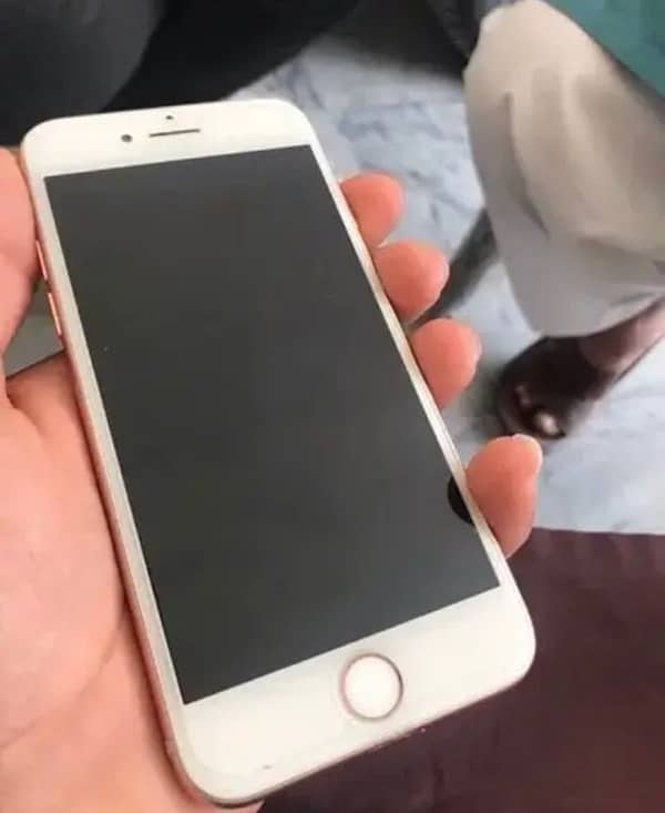 Iphone 8 Gold Colour 1