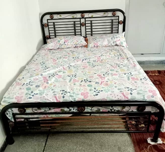 IRON BED +MASTER SPRING MATTRESS(9inch) +DRESSING TABLE 0