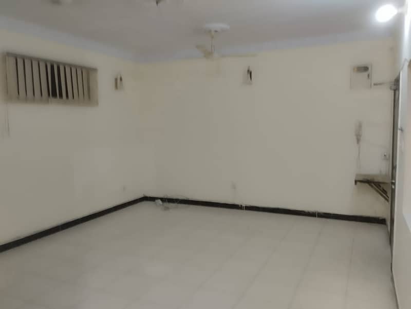 200 sq yards 1st floor available for sale in PECHS Block 2 9