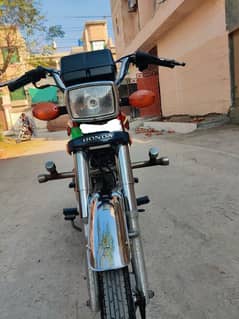 Honda 125 for sale in PIA road