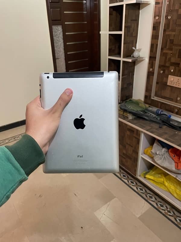 Apple ipad 4 Model A1460 7