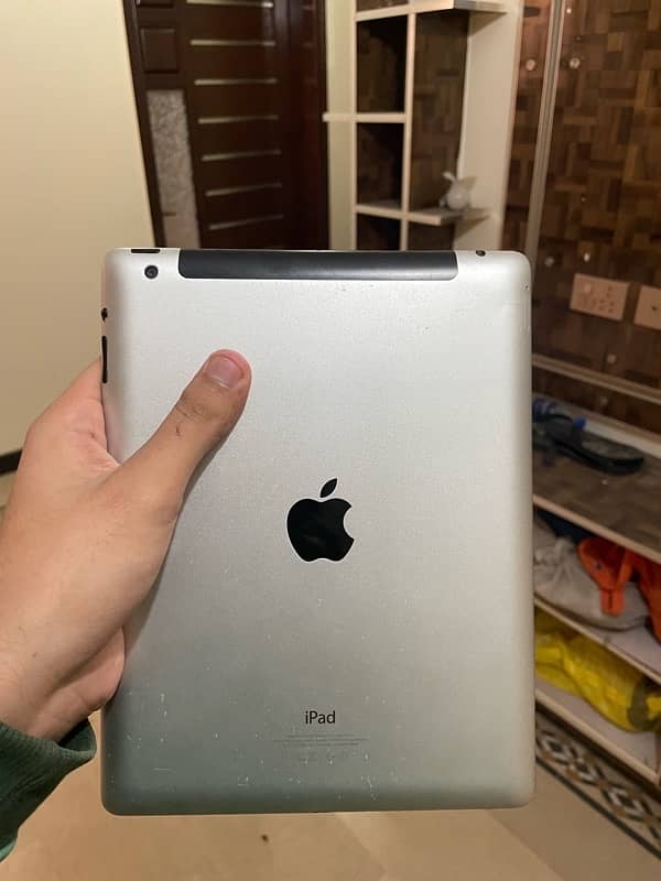 Apple ipad 4 Model A1460 8