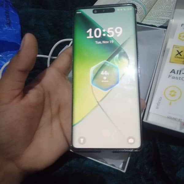 infinix note 40 pro wireless Mac charing le and UV glass protection 5