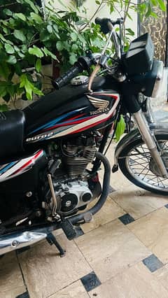 honda 125 black colour 2015 modal