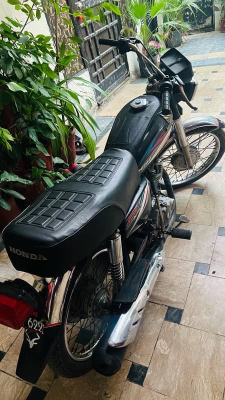 honda 125 black colour 2015 modal 2