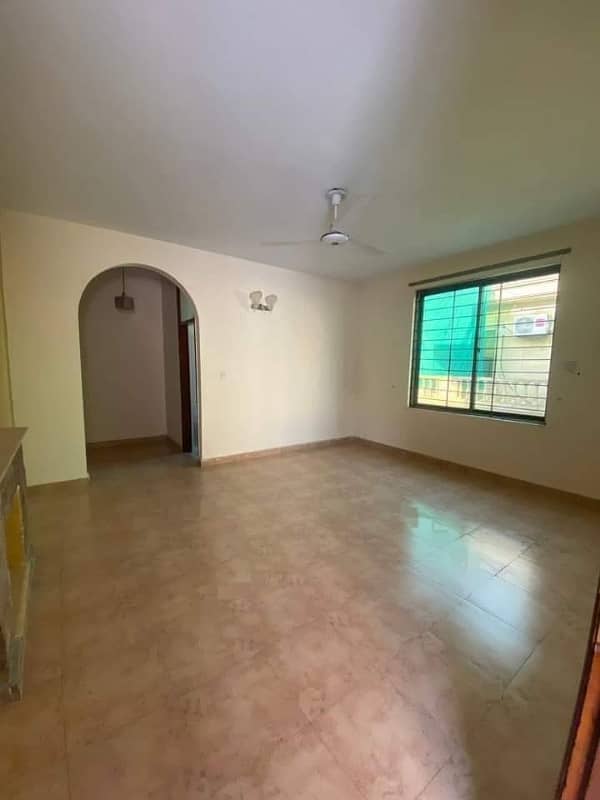 Centrally Located House For sale In G-10 Available 4