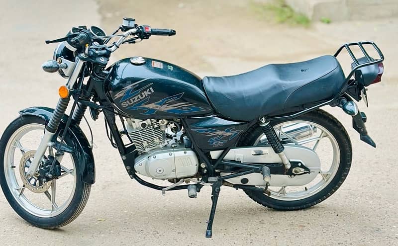 Suzuki GS150 2