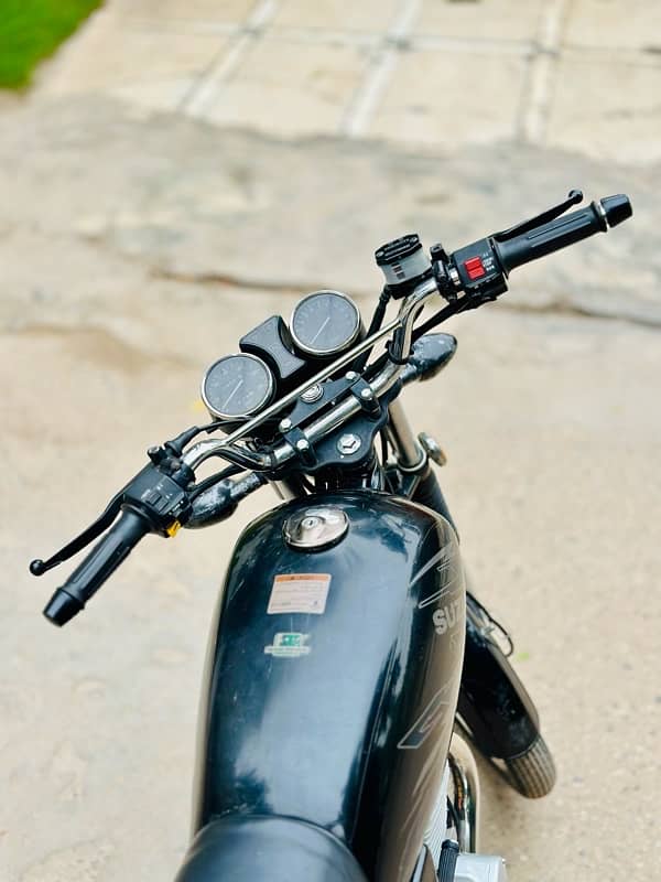 Suzuki GS150 4