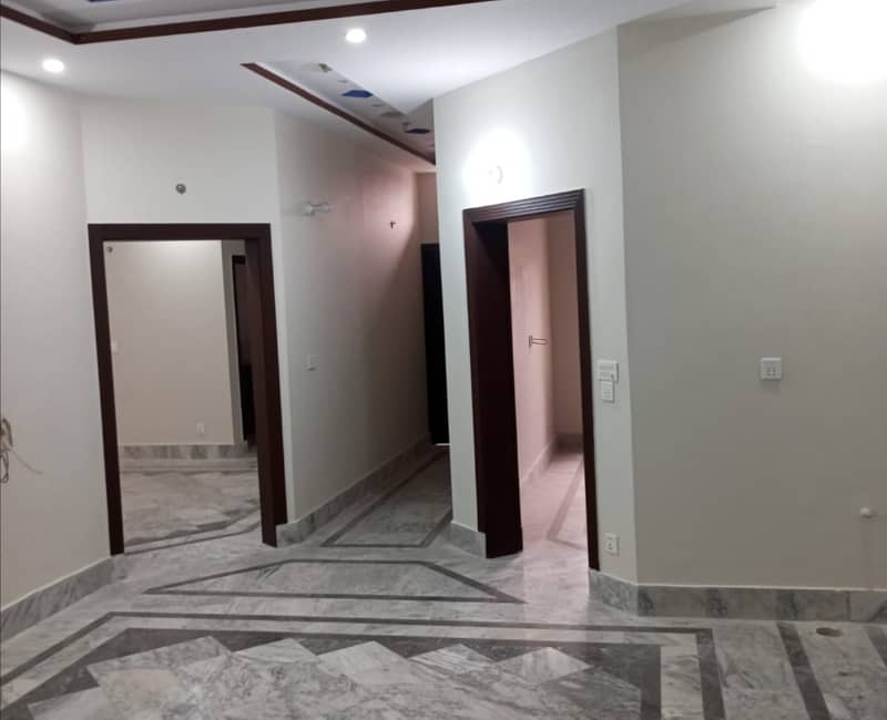 10 Marla Upper Portion For rent In Allama Iqbal Town - Nishtar Block 5