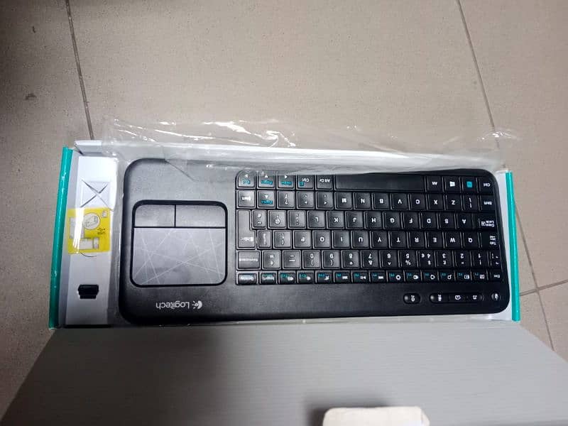 Logitech k400 touch pad wireless keyboard 0