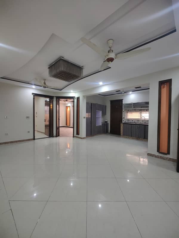 10 Marla Luxury House For Rent in Jasmine Block Bahria Town Lahore 2