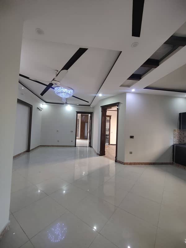 10 Marla Luxury House For Rent in Jasmine Block Bahria Town Lahore 9