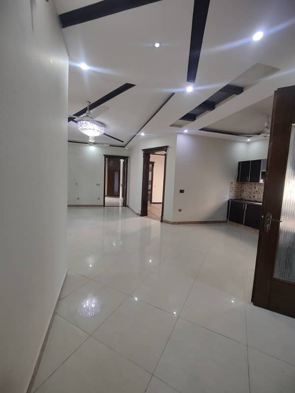 10 Marla Luxury House For Rent in Jasmine Block Bahria Town Lahore 12