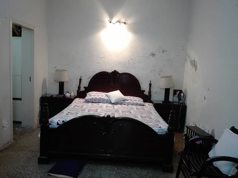 10 Marla Upper Portion In Central Allama Iqbal Town - Kamran Block For rent 3