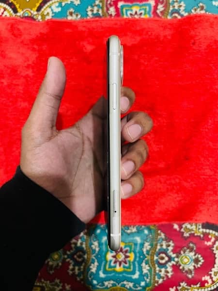 Iphone 11 128gb PTA Approved 4