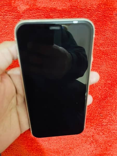 Iphone 11 128gb PTA Approved 9