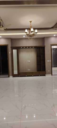 Brand New Luxury 1 Kanal Upper Portion For Rent in Rafi Block Bahria Town Lahore