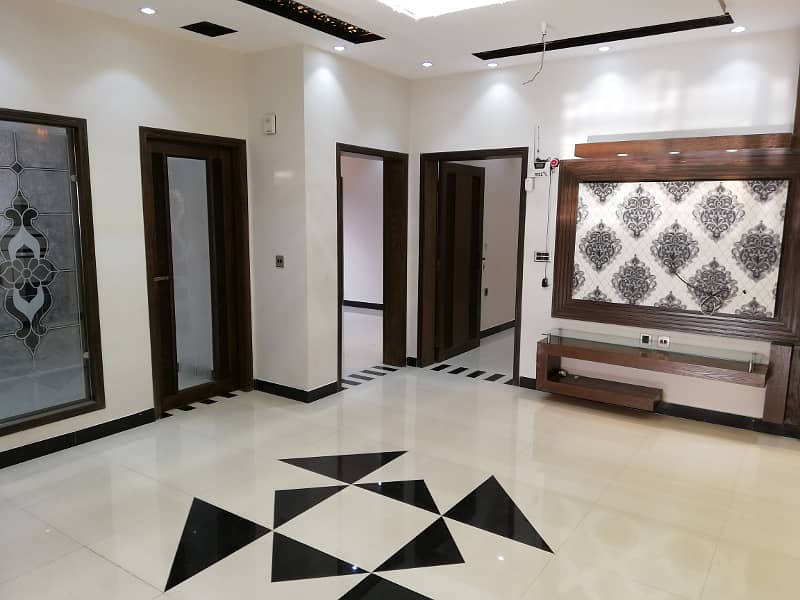 8 Marla House Is Available For Rent In Usman Block Bahria Town Lahore 2