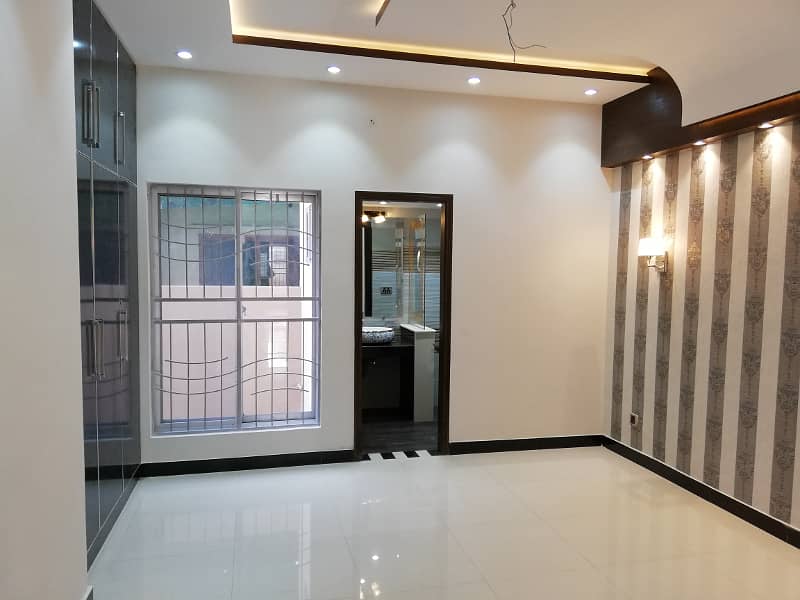 8 Marla House Is Available For Rent In Usman Block Bahria Town Lahore 3