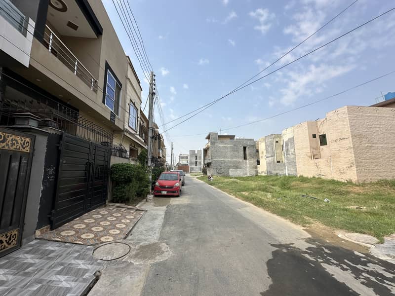 3.5 Marla House For Rent in Bismillah Housing Scheme 2