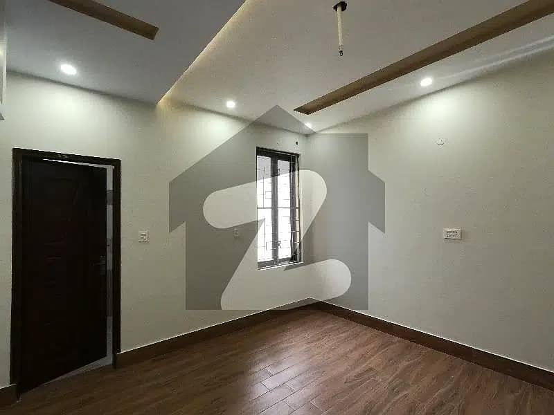 10 MARLA LOWER PORTION AVAILABLE FOR RENT LDA AVENUE 1 LAHORE 6