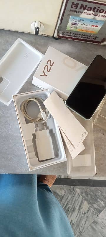 vivo y22 full box 8 gb 128 gb good candtion 6