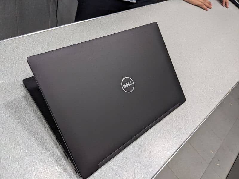 Dell latitude 7280 Core i7 7th Gen 4