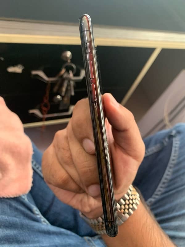 iphone 11pro 64 gb dual sim pta approvd 2