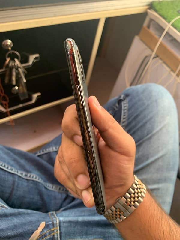 iphone 11pro 64 gb dual sim pta approvd 4