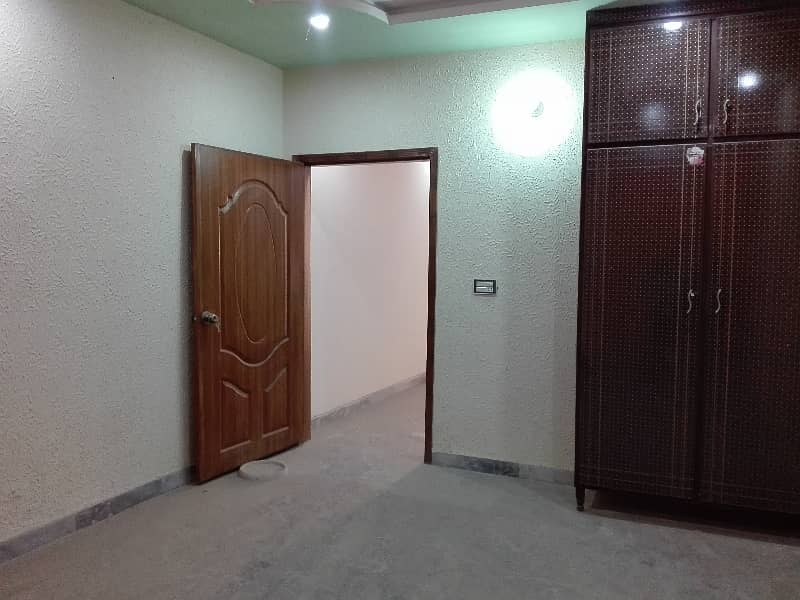 Allama Iqbal Town Upper Portion Sized 10 Marla Is Available 2