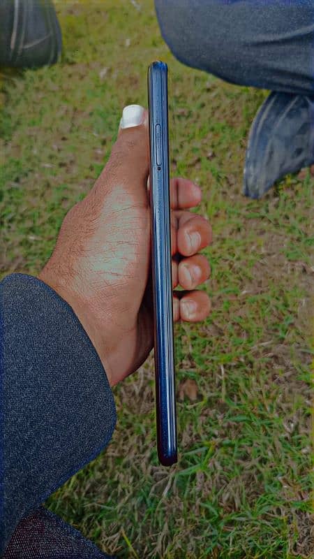 infinix Hot 10 6/128 2