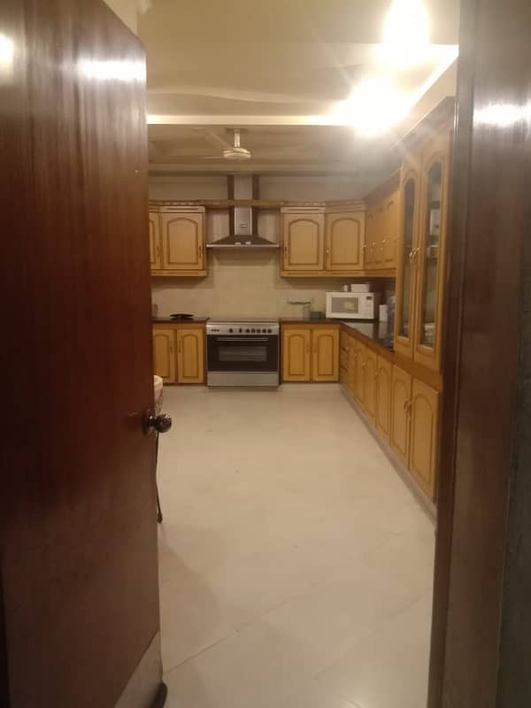 Upper Portion 10 Marla For rent In Allama Iqbal Town - Umar Block 4