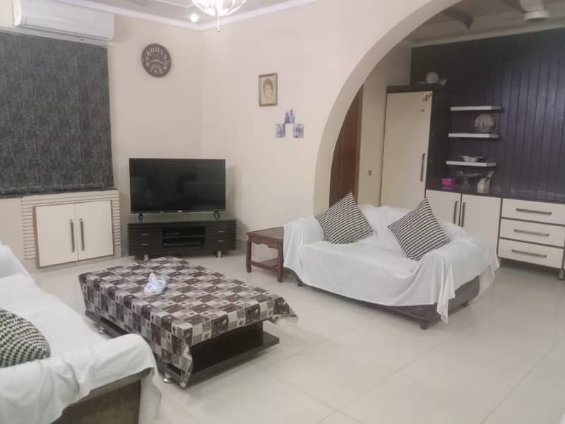 Upper Portion 10 Marla For rent In Allama Iqbal Town - Umar Block 11