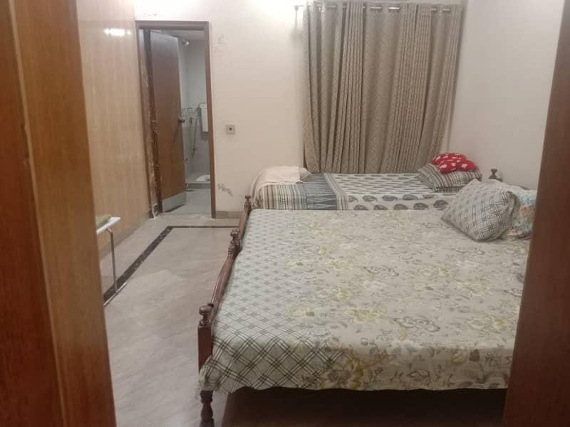 Upper Portion 10 Marla For rent In Allama Iqbal Town - Umar Block 12