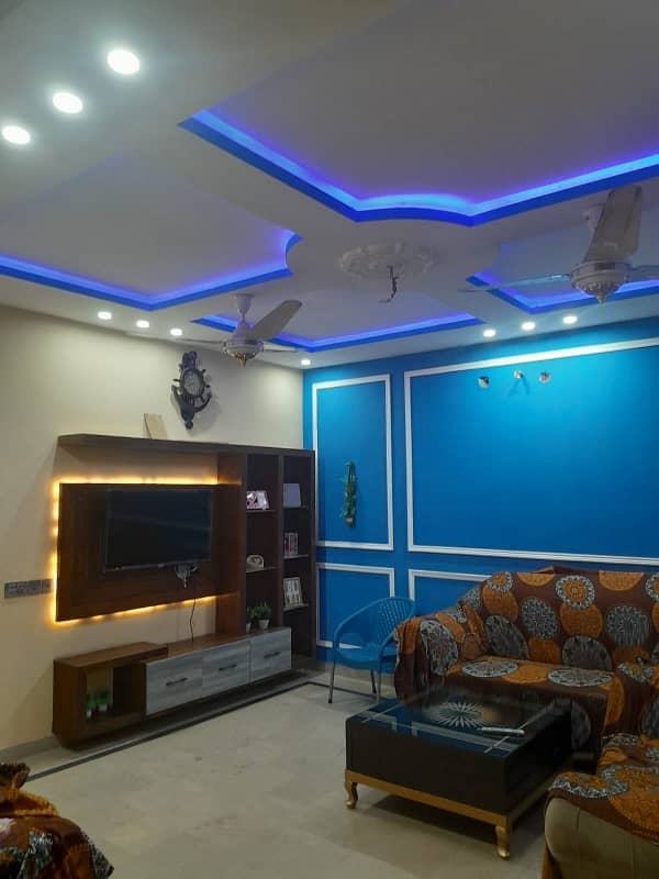 Upper Portion 10 Marla For rent In Allama Iqbal Town - Umar Block 15