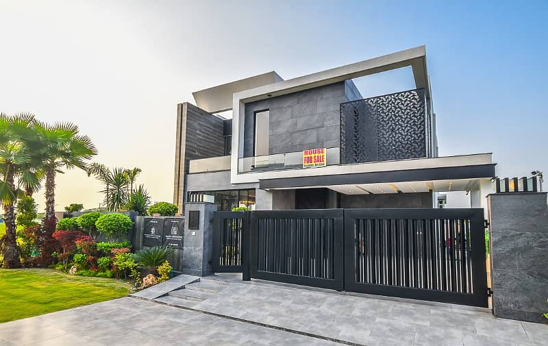 Most Beautiful Modern Designed Nearby Park and 1 Mints Away From DHA Raya Phase 6 For Sale 0