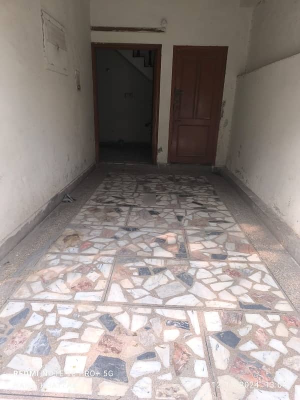 1500 Square Feet Lower Portion In Central G-10 For rent 5