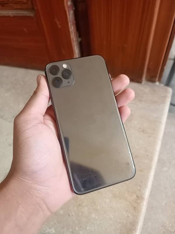 iPhone 11 Pro Max  10/10 jv 64gb 0