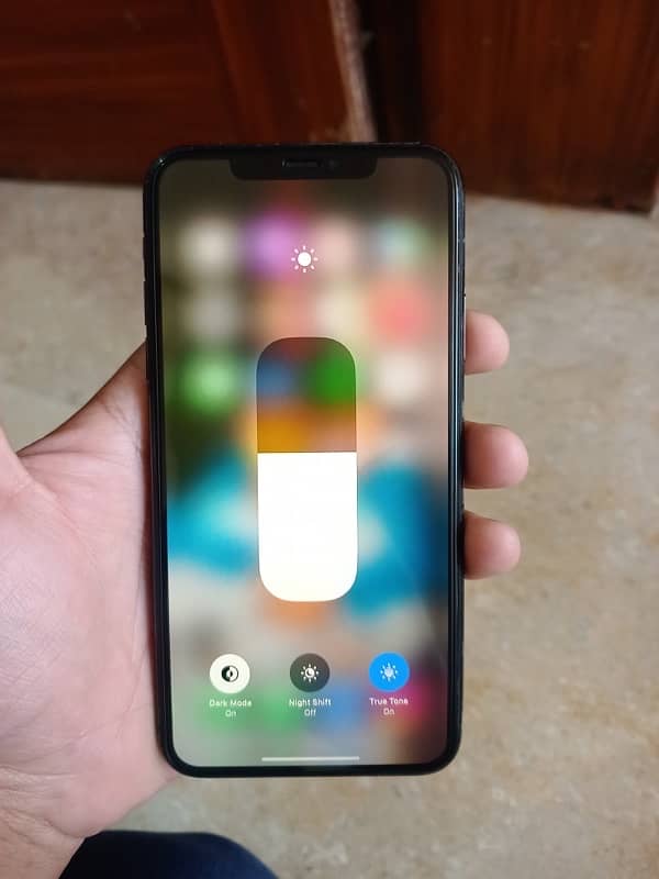 iPhone 11 Pro Max  10/10 jv 64gb 7