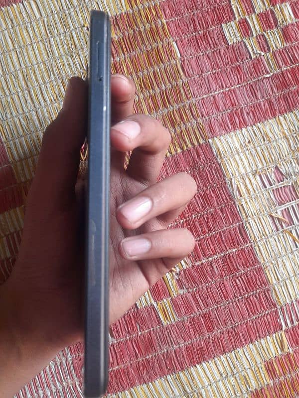 I sale my phone vivo y 02t for all set condition 4 64 gb and black clr 3