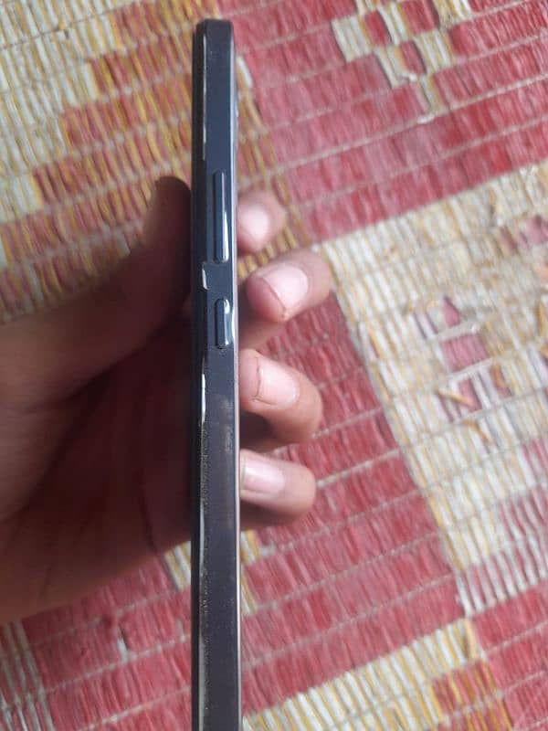 I sale my phone vivo y 02t for all set condition 4 64 gb and black clr 4