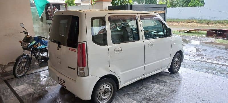 Suzuki Wagon R 2013 4