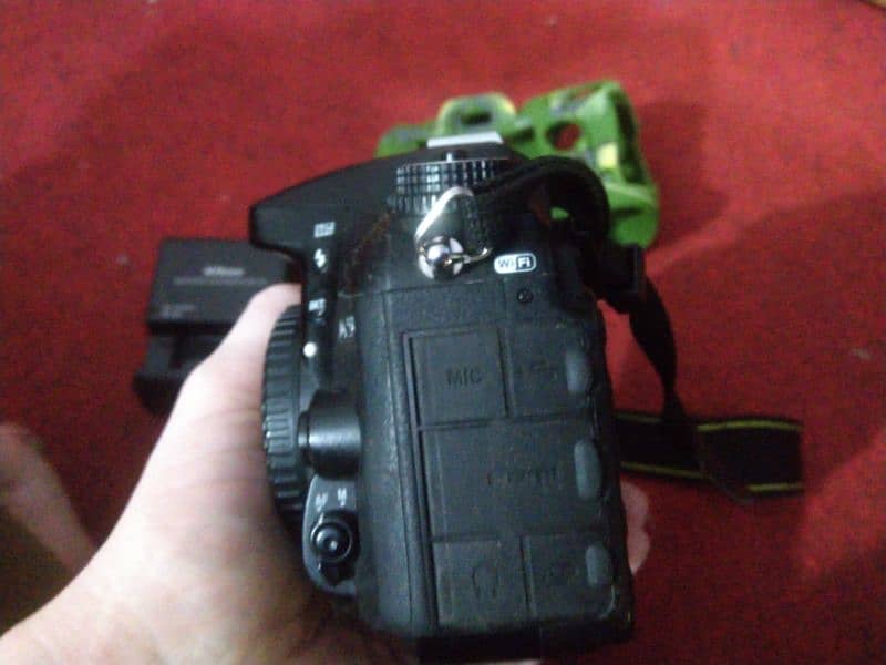 Nikon D7200 (Body Only) 2