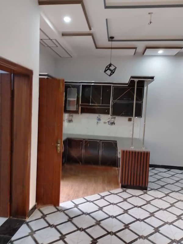 Centrally Located House In Shalimar Colony Is Available For Sale 3