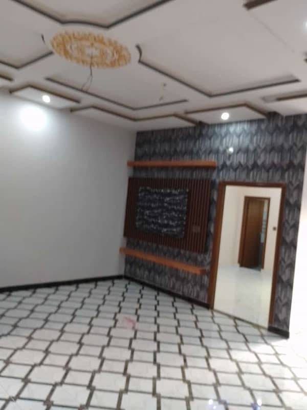 Centrally Located House In Shalimar Colony Is Available For Sale 10