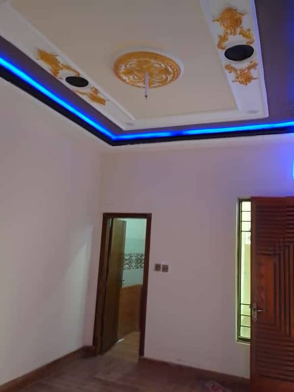 Centrally Located House In Shalimar Colony Is Available For Sale 11