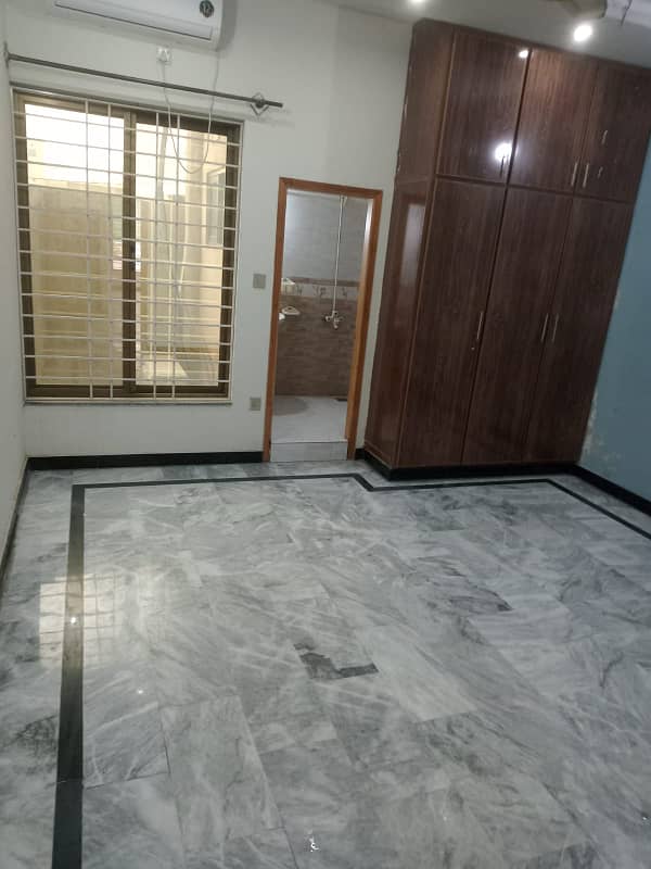 Ist flour house for rent near to kashmir high way and metro station. 2